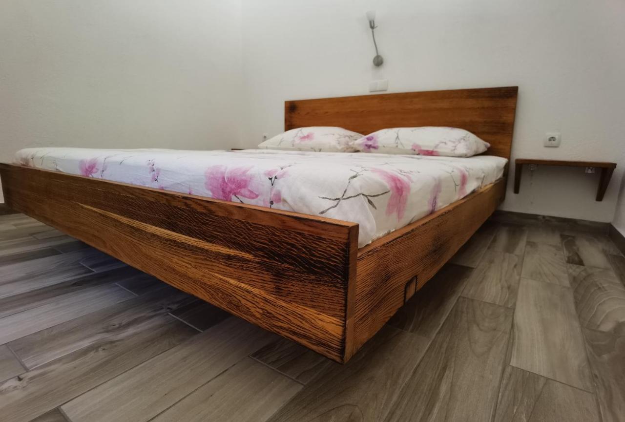 Holiday Homes Sintija Kampor Bagian luar foto