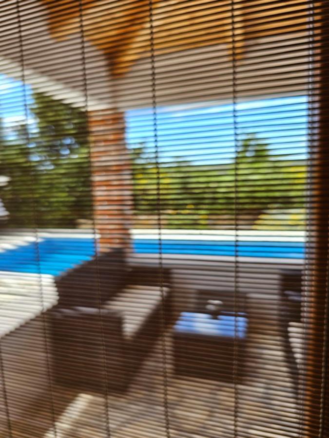 Holiday Homes Sintija Kampor Bagian luar foto